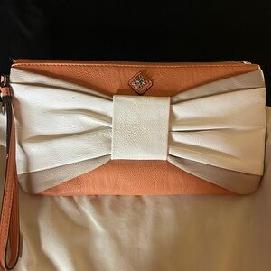 Simply Vera Vera Wang Elegant White and Tan Clutch or Wristlet